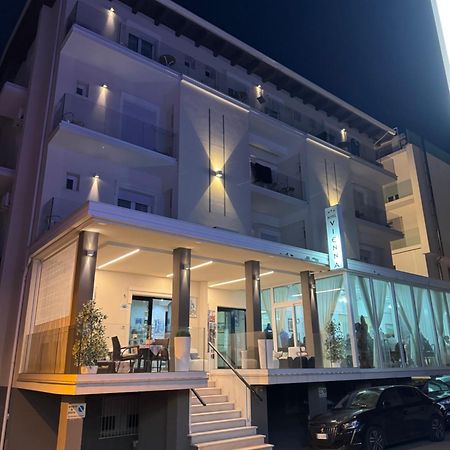 Hotel Vienna Rivazzurra Rimini Exterior foto