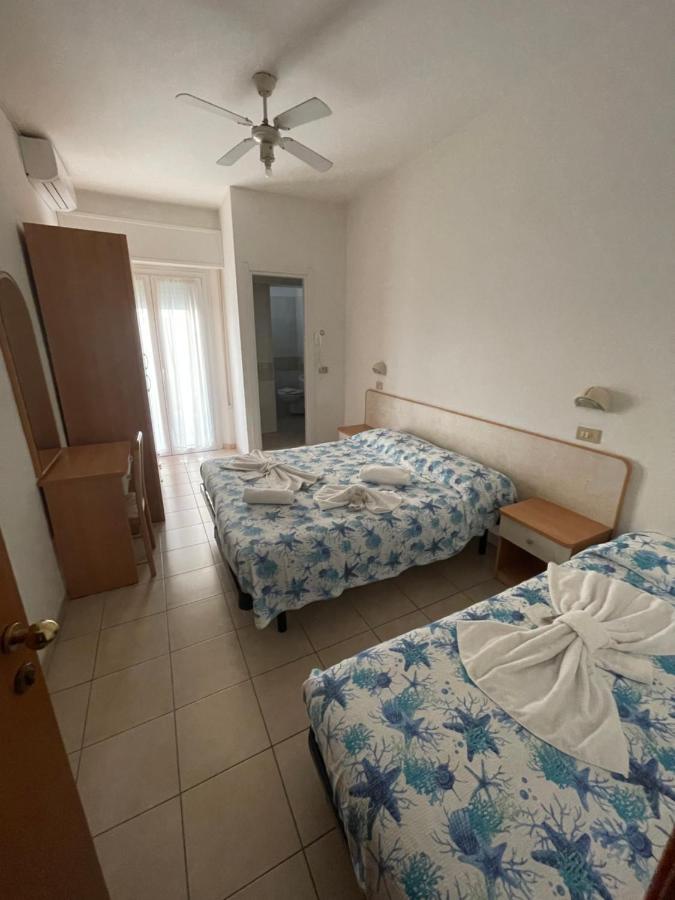 Hotel Vienna Rivazzurra Rimini Exterior foto